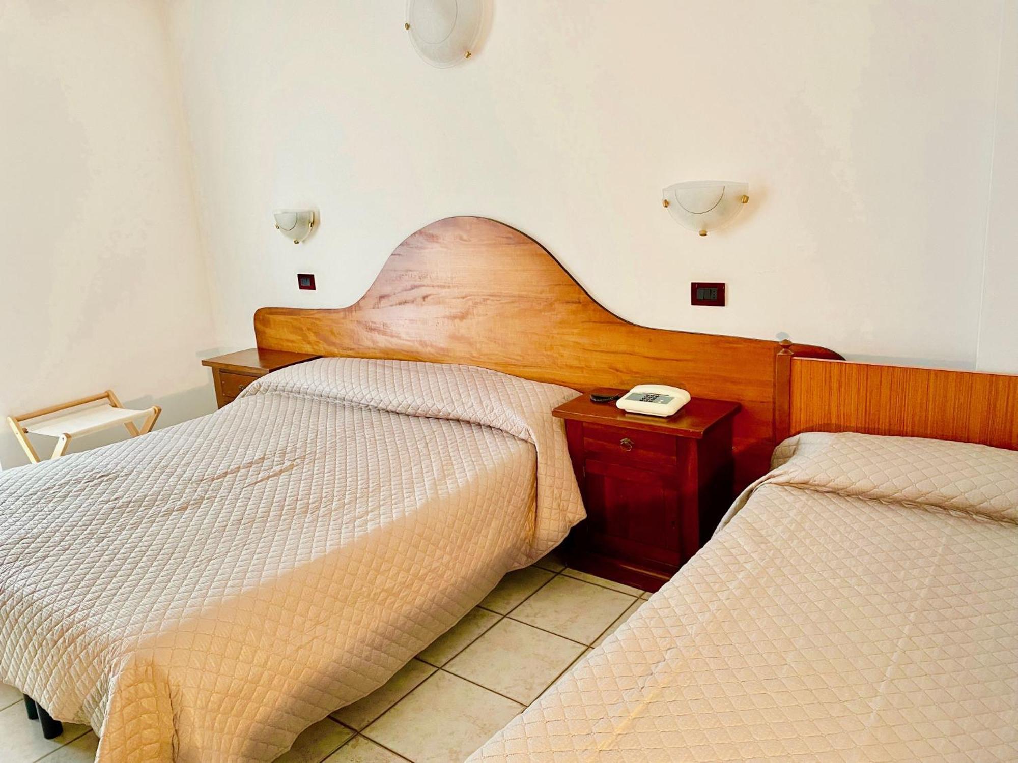 Hotel Edelweiss San Zeno di Montagna Kültér fotó